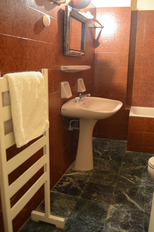 Kineta Apartments Екстер'єр фото