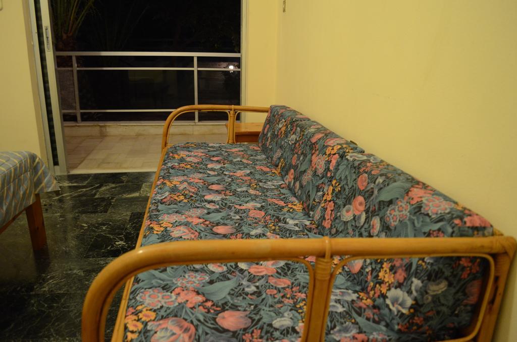 Kineta Apartments Екстер'єр фото